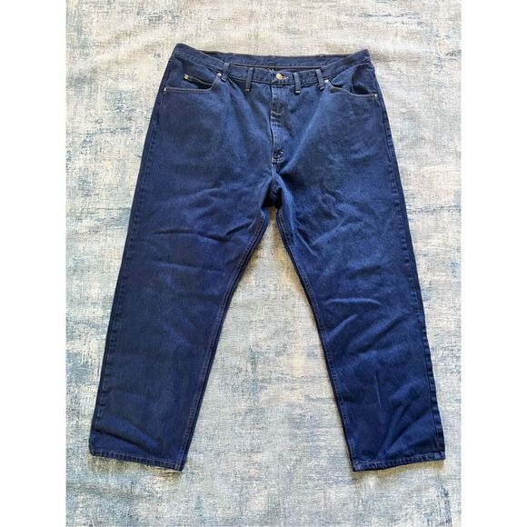 Wrangler Dark Wash Relaxed Fit Straight Leg Jeans 44 x 30 - Picture 1 of 6